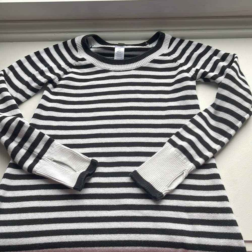 Ivivva sweater